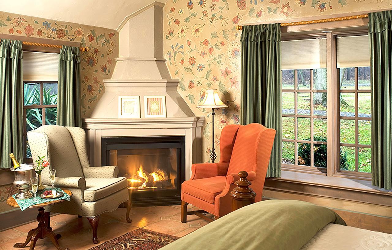Hillbrook Inn & Spa (Adults Only) Чарлс Таун Екстериор снимка