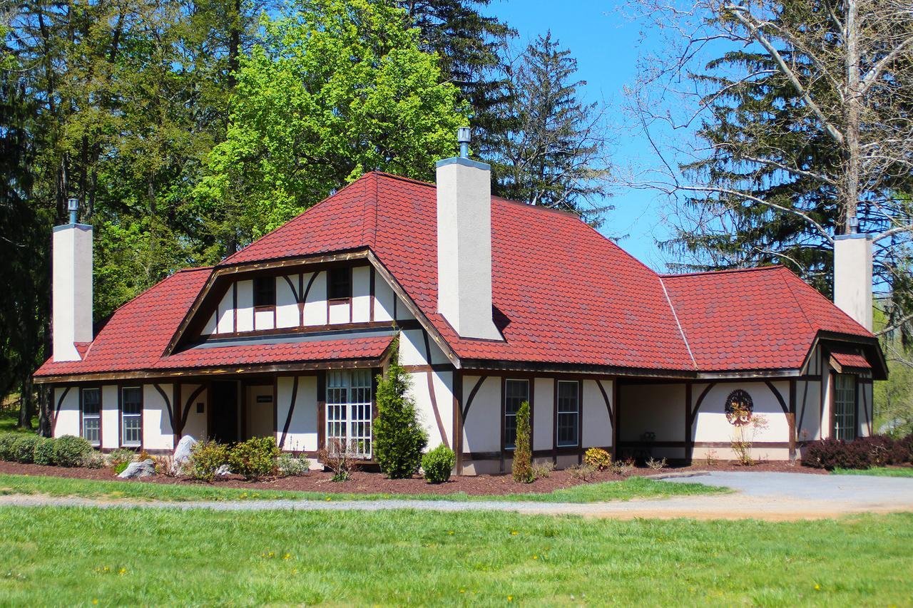 Hillbrook Inn & Spa (Adults Only) Чарлс Таун Екстериор снимка