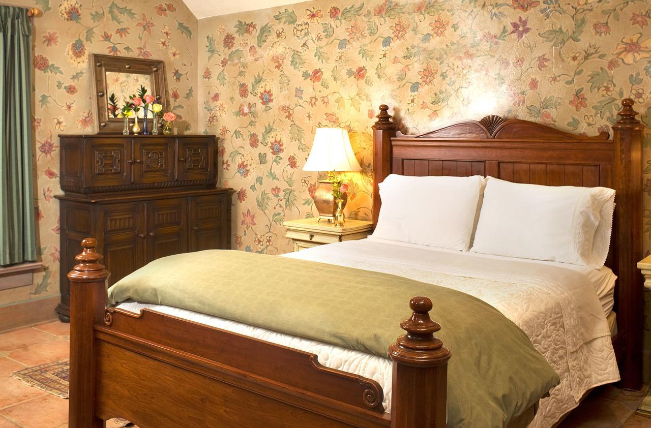 Hillbrook Inn & Spa (Adults Only) Чарлс Таун Екстериор снимка