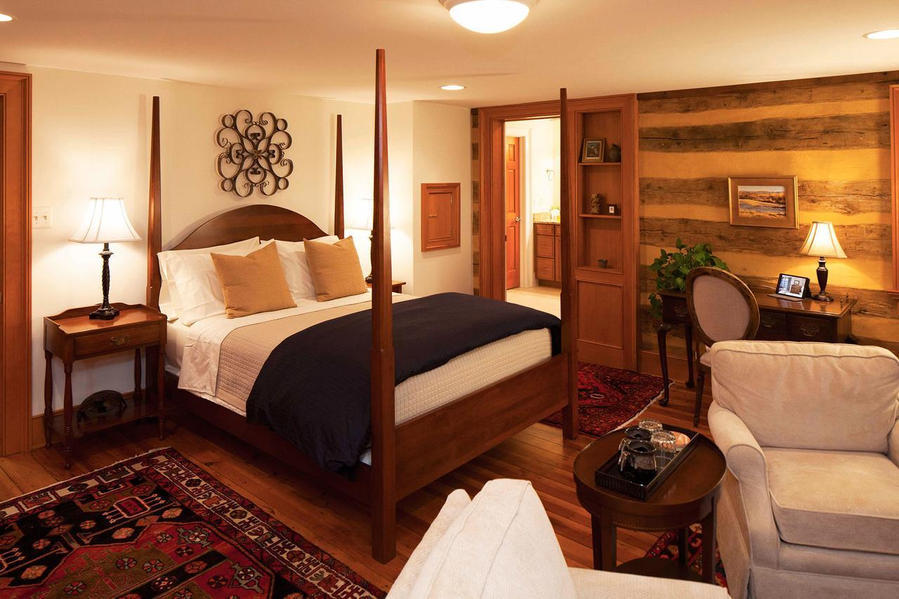 Hillbrook Inn & Spa (Adults Only) Чарлс Таун Екстериор снимка
